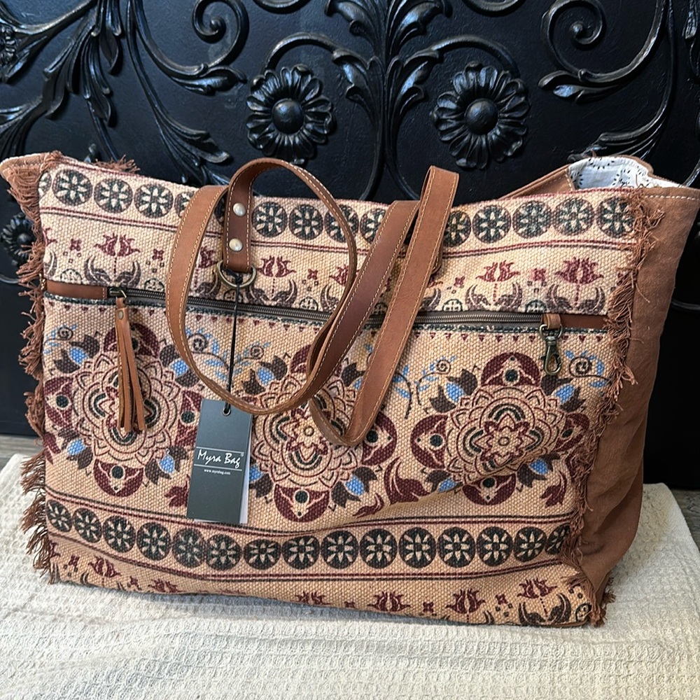NWT Myra weekender bag